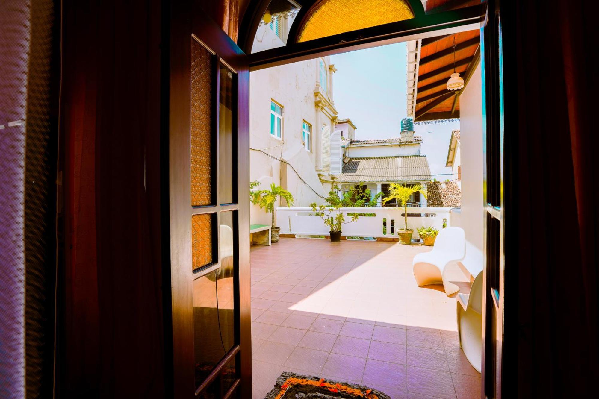 Frangipani Motel Galle Exterior photo