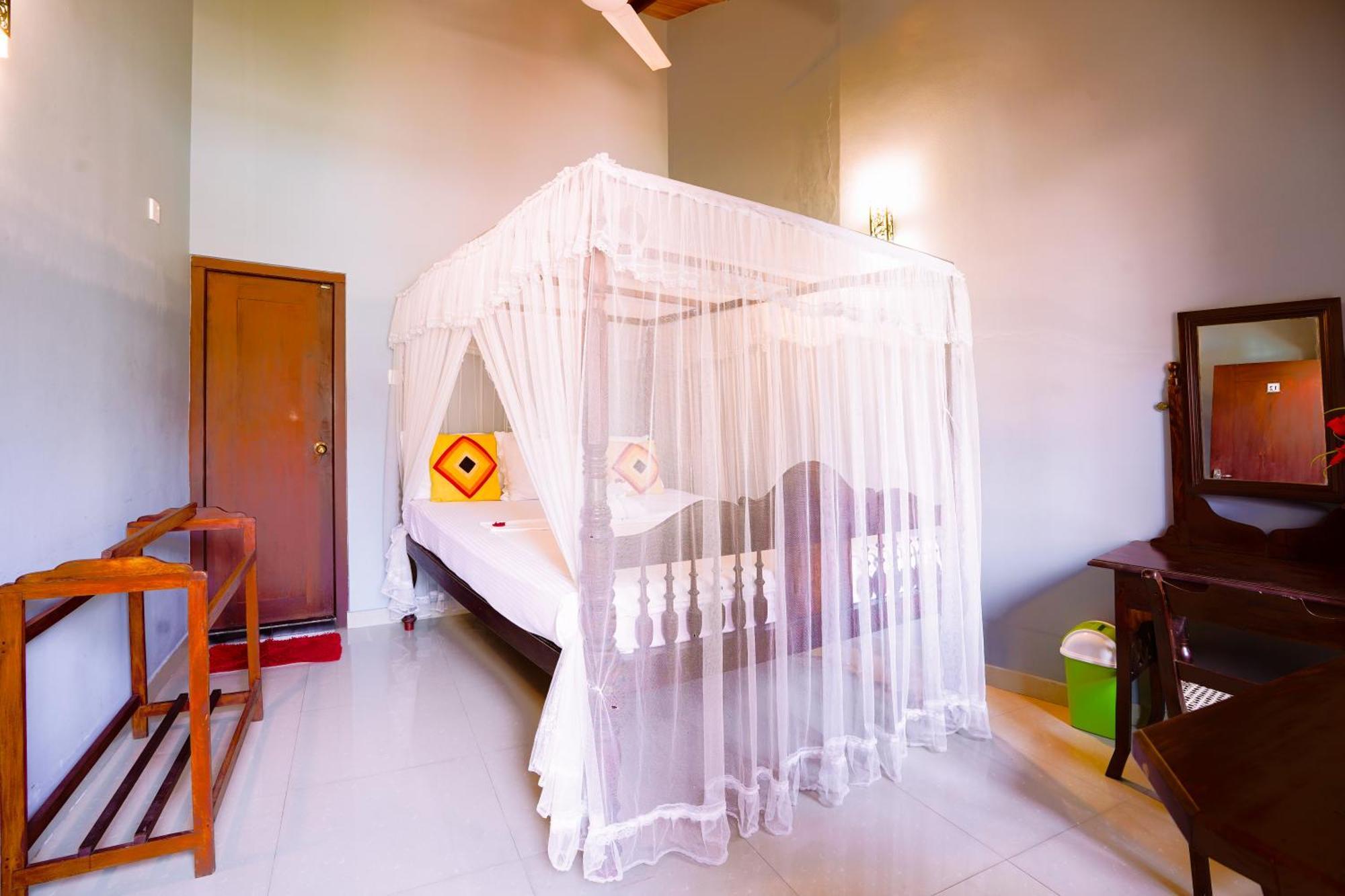 Frangipani Motel Galle Exterior photo