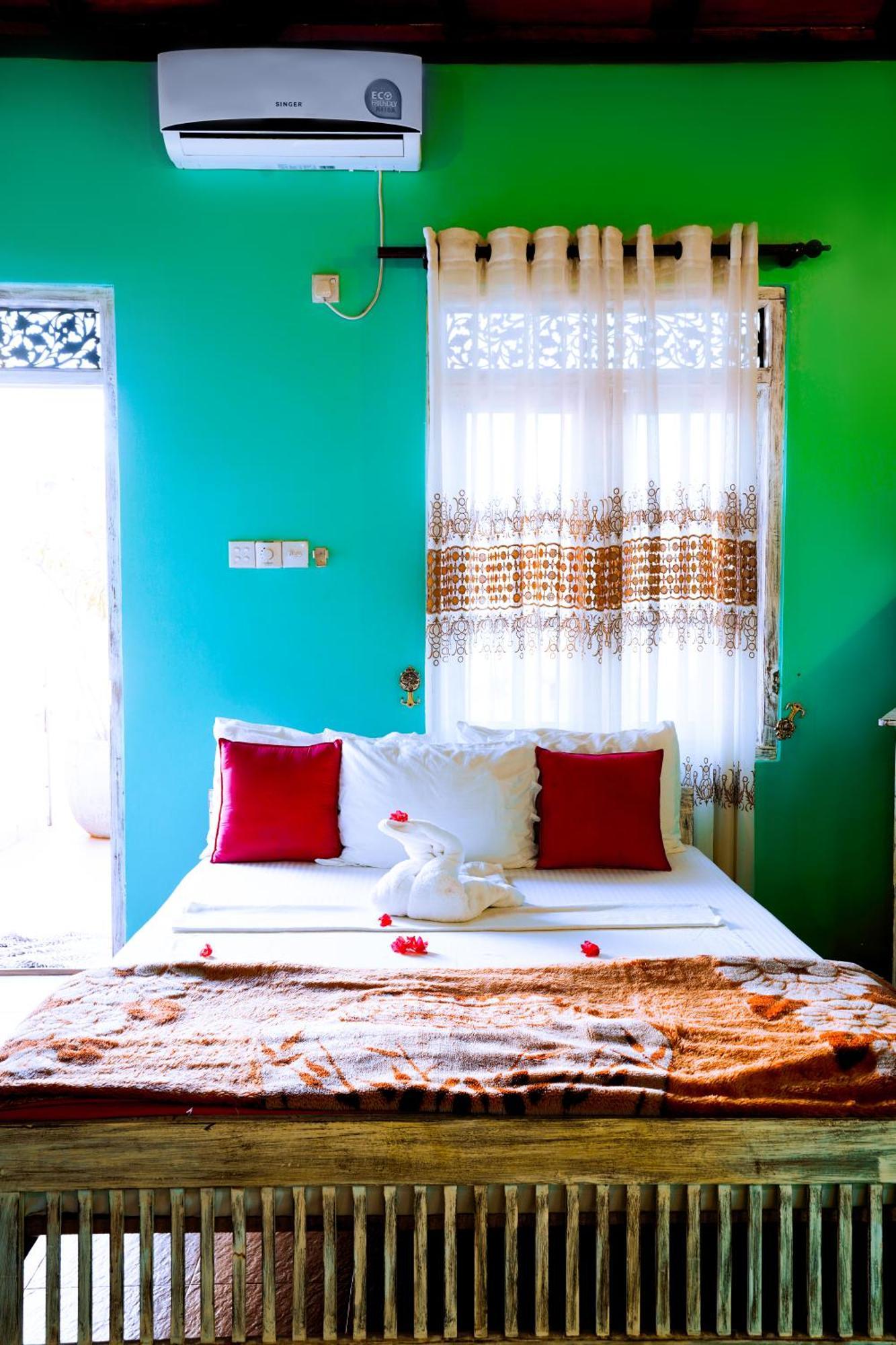 Frangipani Motel Galle Exterior photo
