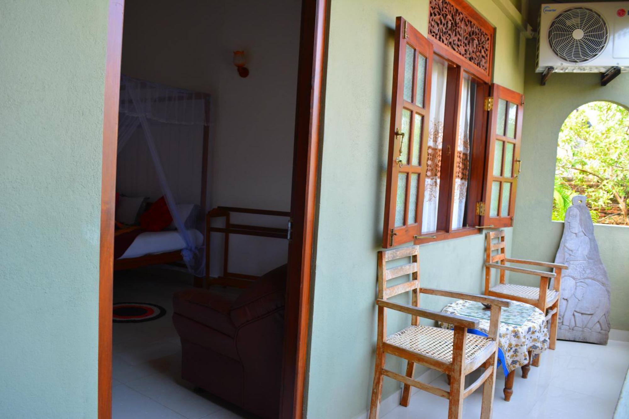Frangipani Motel Galle Room photo
