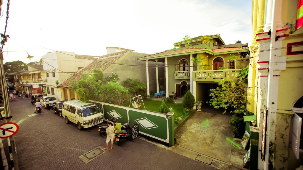 Frangipani Motel Galle Exterior photo