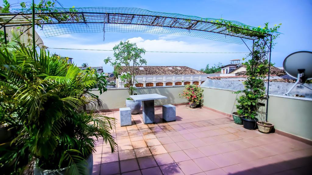 Frangipani Motel Galle Exterior photo