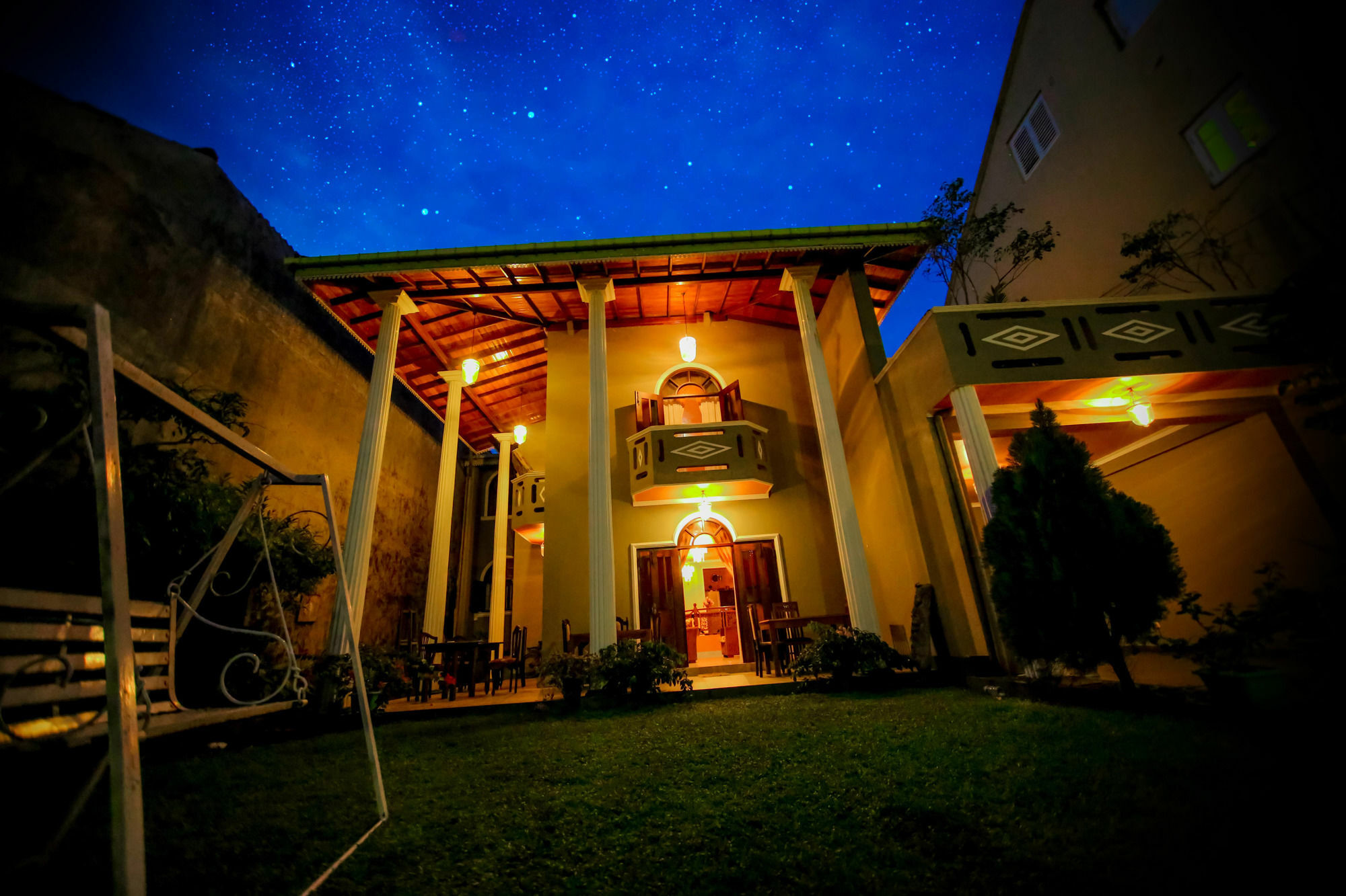 Frangipani Motel Galle Exterior photo